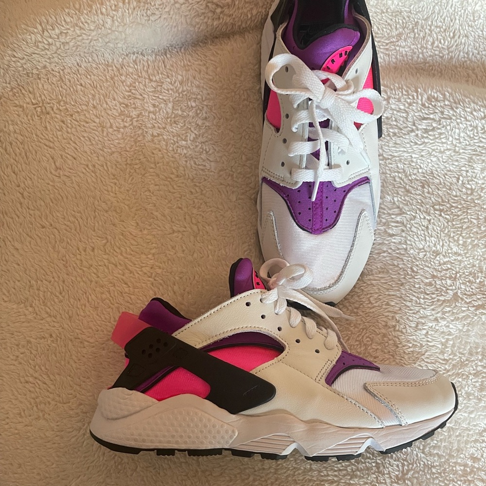 Nike Air Huarache Women’s Shoes